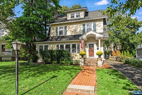 210 Valley Rd, Montclair, NJ, 07042-2339 | Card Image