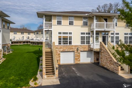 400 Beachwalk Trl, Luna Pier, MI, 48157-9403 | Card Image