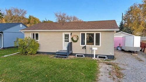 449 10th Ave N, Swan River, MB, R0L1Z0 | Card Image