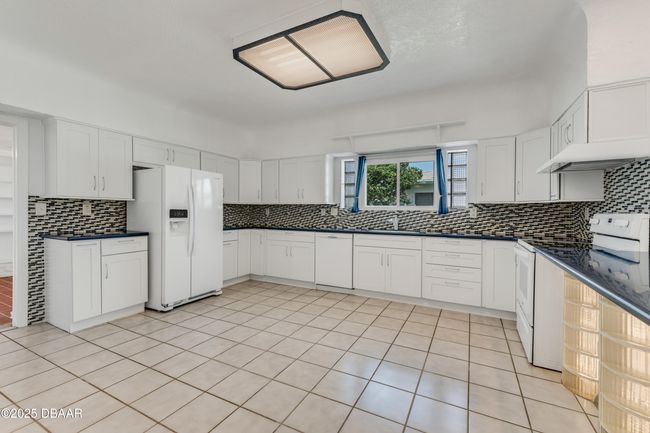 808 S Beach St, House other with 3 bedrooms, 3 bathrooms and null parking in ORMOND BEACH FL | Image 35