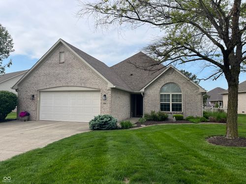 1604 Stonewall Dr, Greenfield, IN, 46140-7911 | Card Image