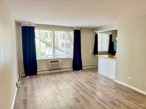 apt-202-539 Stratford Pl, Chicago, IL, 60657-2615 | Card Image