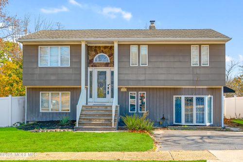 621 Illinois Ave, Brick, NJ, 08724-1213 | Card Image