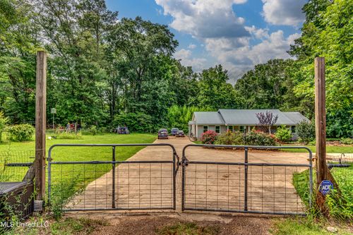 6077 Highway 18, Utica, MS, 39175-9341 | Card Image