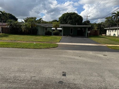 881 Nw Zinnia Lane, Plantation, FL, 33317 | Card Image