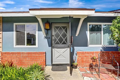 10210 Holburn Dr, Huntington Beach, CA, 92646-4333 | Card Image