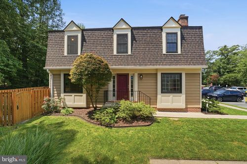 8627 Pin Oak Dr, SPRINGFIELD, VA, 22153-3554 | Card Image