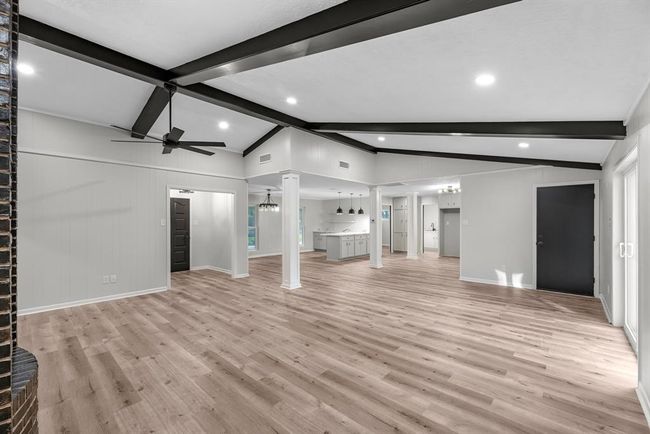213 Westview Dr, House other with 4 bedrooms, 3 bathrooms and 3 parking in Sealy TX | Image 4