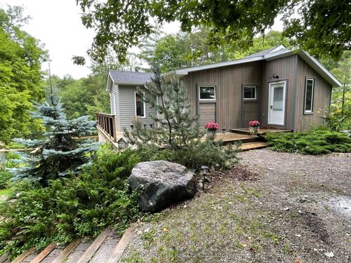 8101 Kings River Rd, Washago, ON, L0K2B0 | Card Image