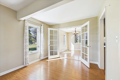 209 Mooregate Trl, Hawthorn Woods, IL, 60047-7709 | Card Image
