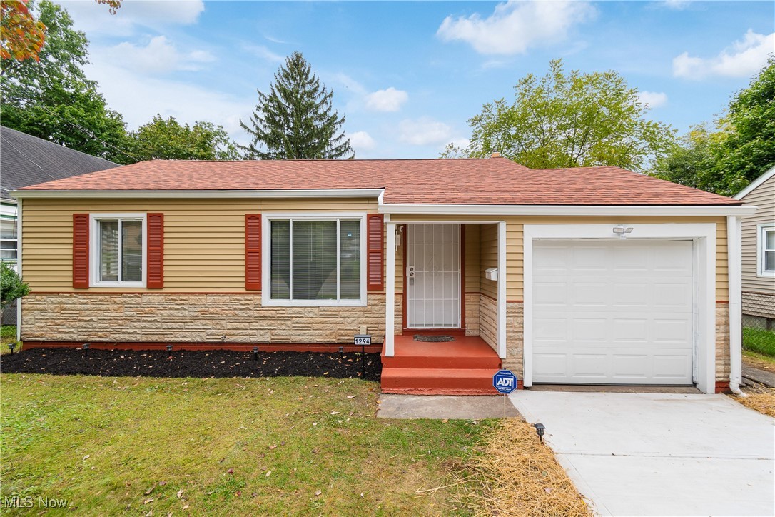 Orlando Ave, Akron, OH 44320