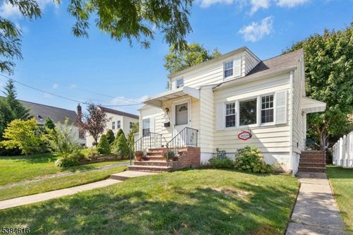 526 Robinson Ter, Union, NJ, 07083-7319 | Card Image