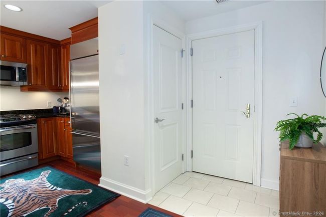 APT-215 - 85 Memorial Rd, Condo with 1 bedrooms, 1 bathrooms and null parking in West Hartford CT | Image 5