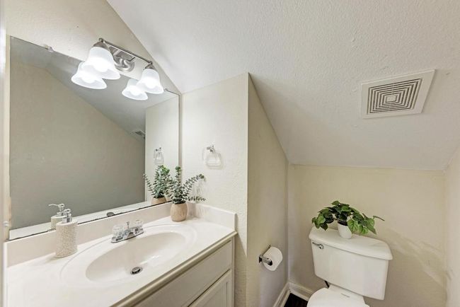 1/2 bath on main | Image 16