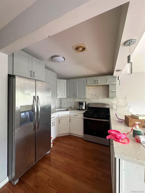 20120 120th Ave, Saint Albans, NY, 11412-3843 | Card Image