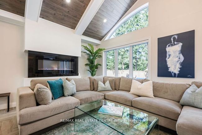 2 Cedar Grove Rd, House other with 6 bedrooms, 4 bathrooms and 6 parking in Mono ON | Image 13