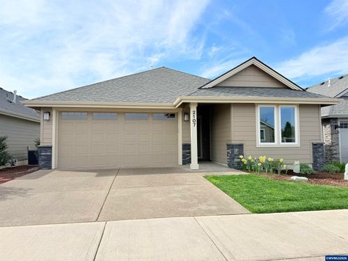 2107 Se Academy St, Dallas, OR, 97338-1977 | Card Image