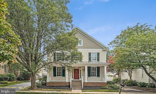 10 Memorial Dr Nw, LEESBURG, VA, 20176-2711 | Card Image