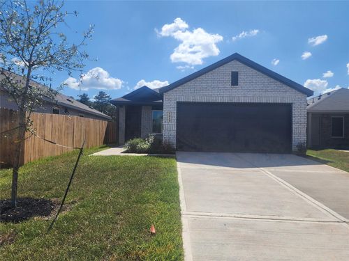 1615 Winwood Dr, Conroe, TX, 77303-4523 | Card Image