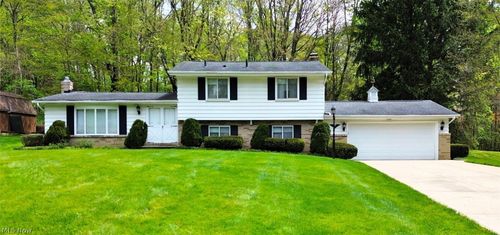 6977 Springledge Rd, Sagamore Hills, OH, 44067-1812 | Card Image
