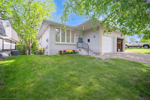 196 Millwood Cres, Kitchener, ON, N2P1N2 | Card Image