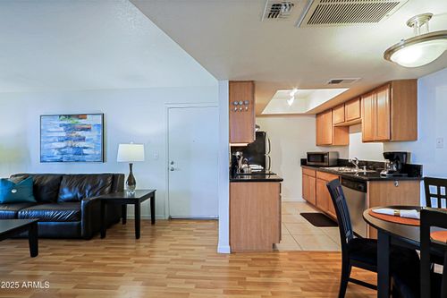 116-740 W Elm St, Phoenix, AZ, 85013-2456 | Card Image