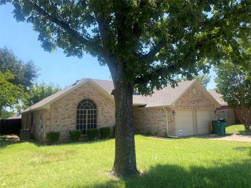 825 Springfield Drive, Cedar Hill, TX, 75104 | Card Image