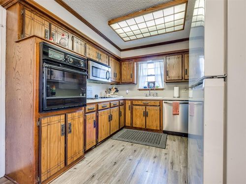 3204 W Woodlane Dr, Midwest City, OK, 73110-1531 | Card Image