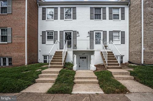 14490 Golden Oak Rd, CENTREVILLE, VA, 20121-2257 | Card Image