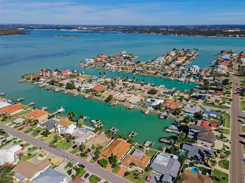 12155 5th St E, TREASURE ISLAND, FL, 33706-2905 | Card Image