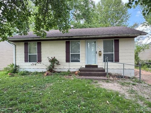 227 Presley Dr, Saint Louis, MO, 63137-4219 | Card Image