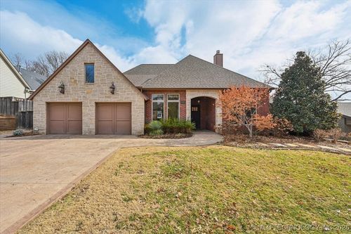 3833 Victor Ave, Tulsa, OK, 74105-8128 | Card Image