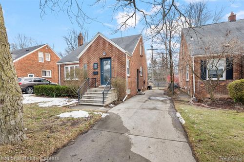 1109 Catalpa Dr, Royal Oak, MI, 48067-1124 | Card Image