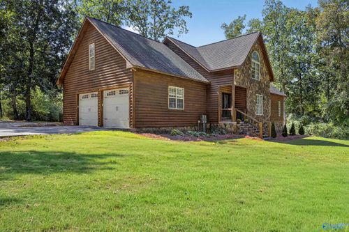 146 Hidden Lake Dr, Boaz, AL, 35957-6095 | Card Image