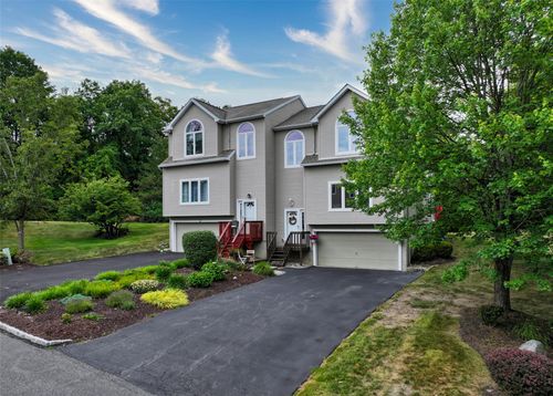 2 Riverstone Ct, Highland Mills, NY, 10930-6813 | Card Image