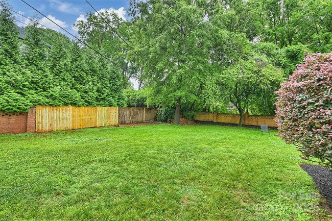 1961 Runnymede Ln, House other with 3 bedrooms, 2 bathrooms and null parking in Charlotte NC | Image 34