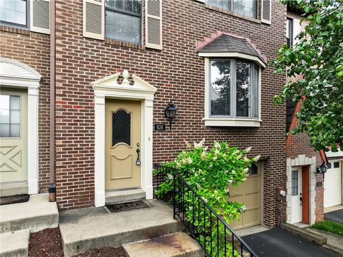 636 Woodcrest Dr, Pittsburgh, PA, 15205-1520 | Card Image