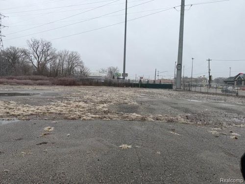 4096 N Dort Hwy, Flint, MI, 48506-2333 | Card Image