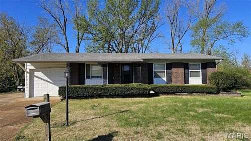 1915 Key West Dr, Arnold, MO, 63010-1247 | Card Image