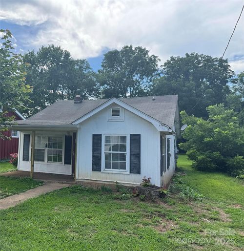 269 Westwood Cir, Waynesville, NC, 28786-2056 | Card Image