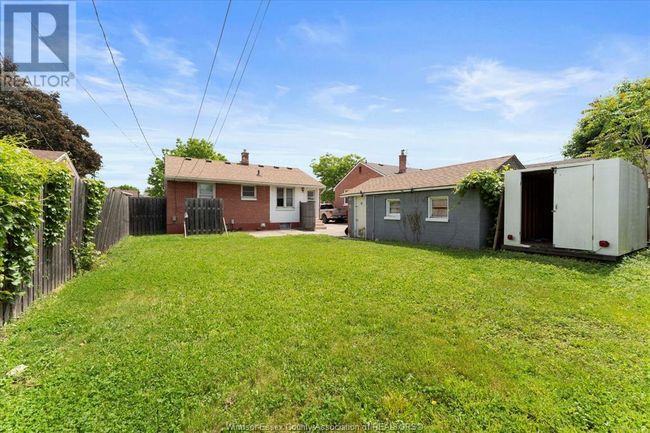 1033 Harrison Ave, House other with 3 bedrooms, 2 bathrooms and null parking in Windsor ON | Image 27