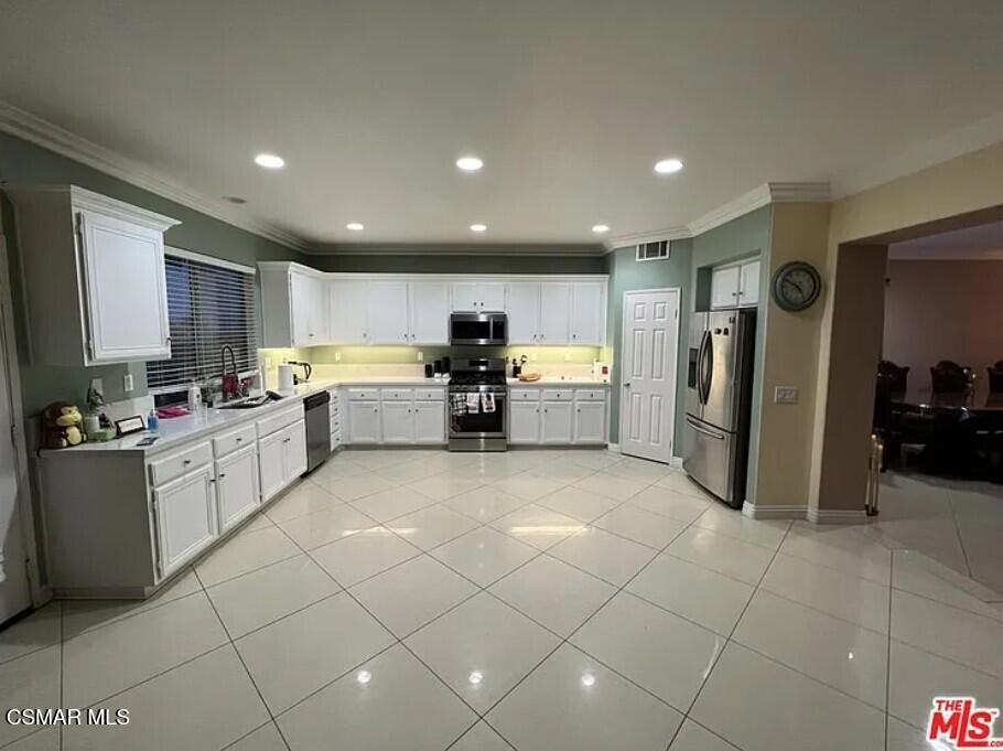 Residential Lease in Palmdale 3