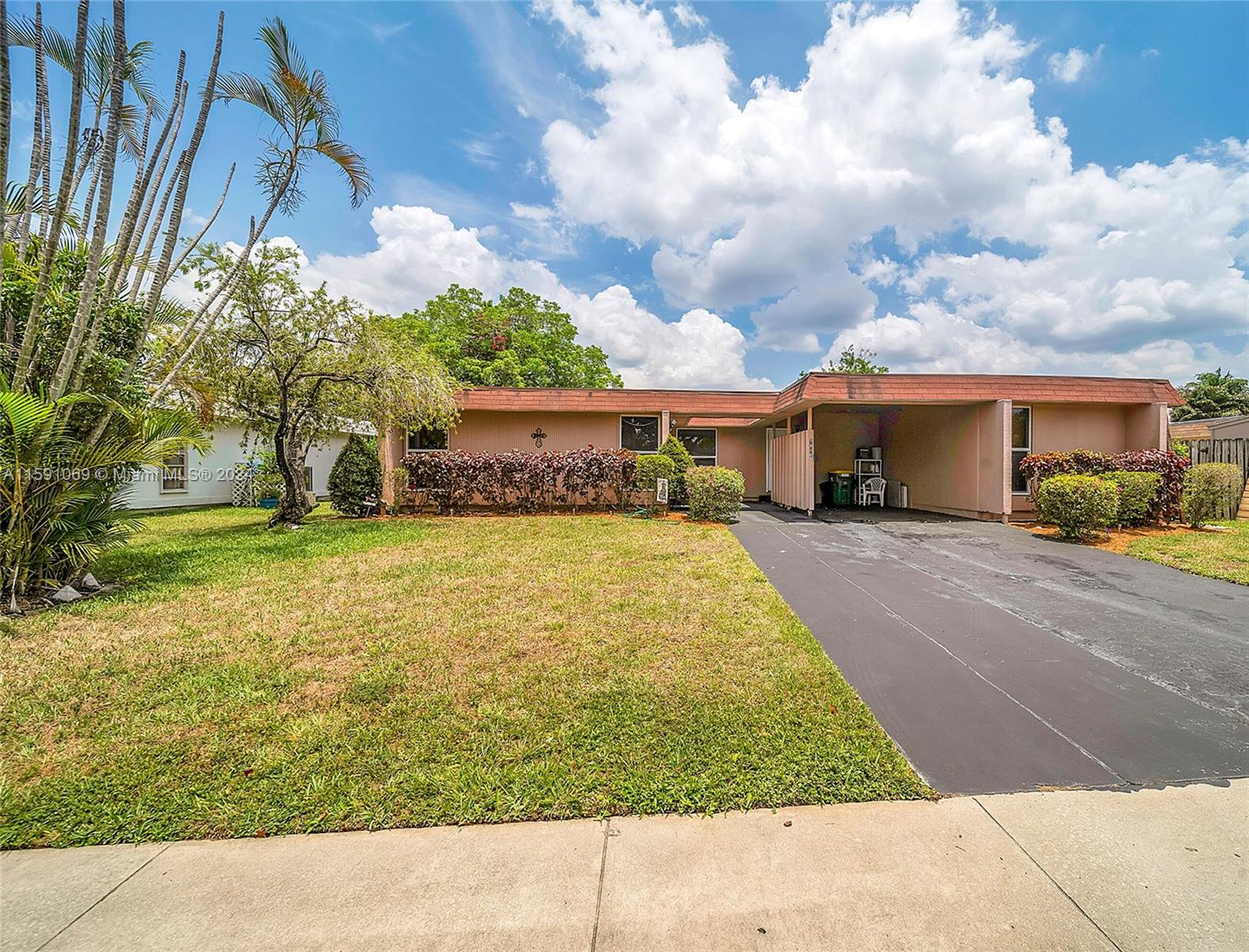 74th Ave, Tamarac, FL 33321
