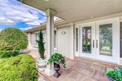 15 Shasta Dr, House other with 3 bedrooms, 3 bathrooms and 11 parking in Thornhill ON | Image 3