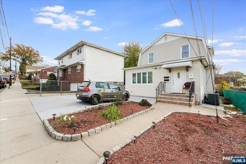 327 Stover Ave, North Arlington, NJ, 07031-5558 | Card Image