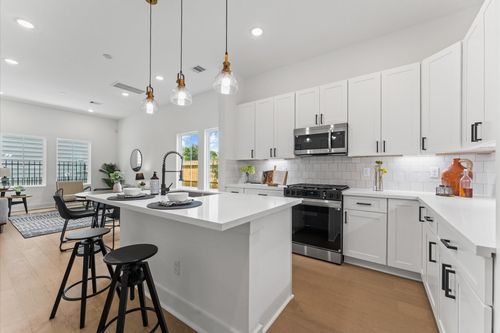 8302 Springwood Canyon Ln, Houston, TX, 77055-2161 | Card Image