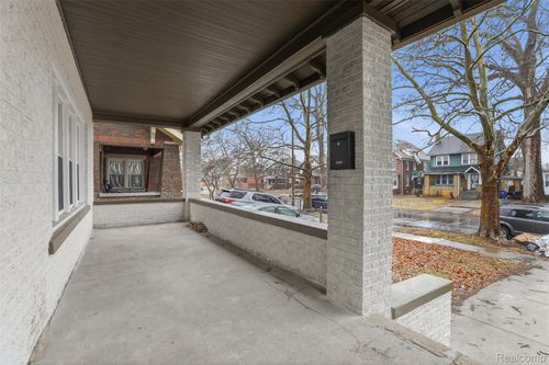 678 Lakewood St, Detroit, MI, 48215-3282 | Card Image