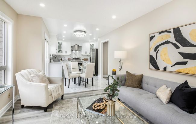 111 Fairhill Ave, House other with 6 bedrooms, 4 bathrooms and 2 parking in Brampton ON | Image 24