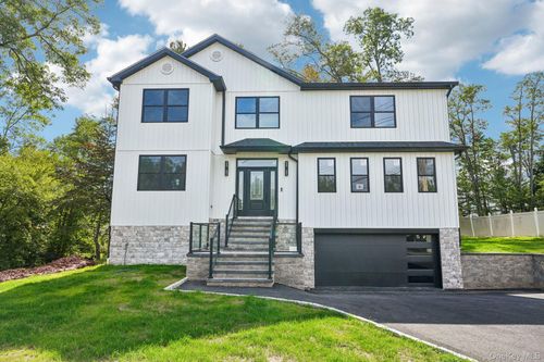 71 Gilchrest Rd, Valley Cottage, NY, 10989-2115 | Card Image
