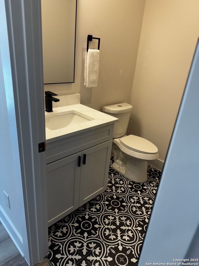 166 Restless Wind, House other with 4 bedrooms, 5 bathrooms and null parking in Spring Branch TX | Image 12